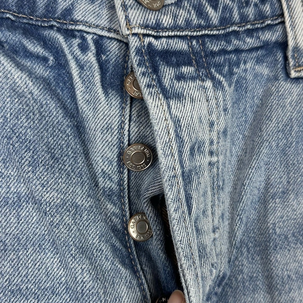 GAP Mom Fit Denim Shorts Medium Wash Destroy Women’s Sz 10 - Picture 7 of 7